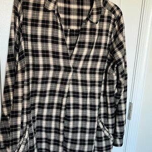 Fat Face Flannel Black and Cream Checkered Shirt Pullover with pockets. Size L